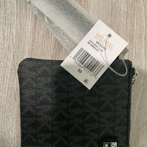 Michael Kors NWT wristlet
